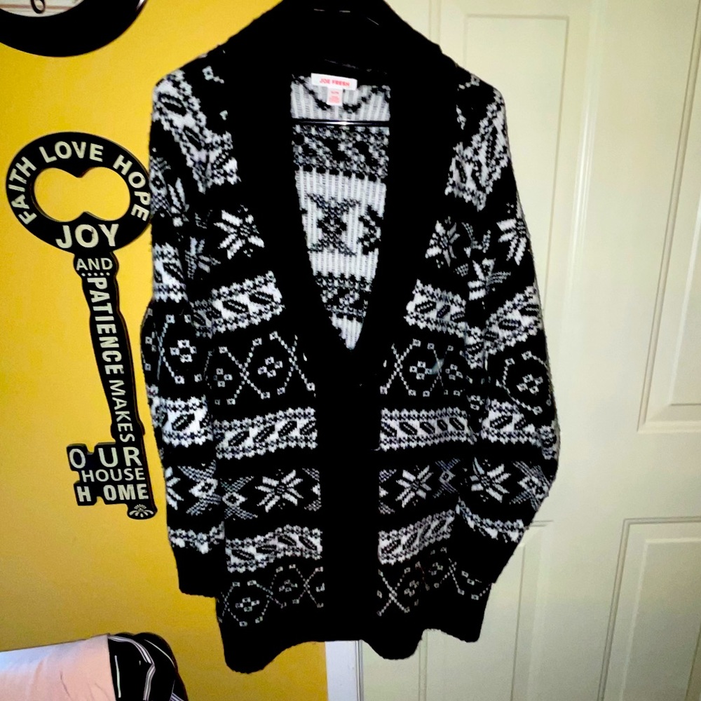 Beautiful Sweater great for those chilly days by Joe Fesh